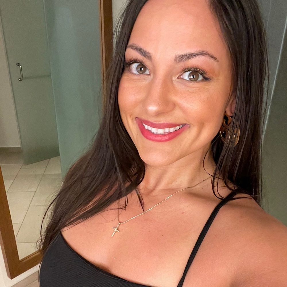 Meet your Posher, Jasmine